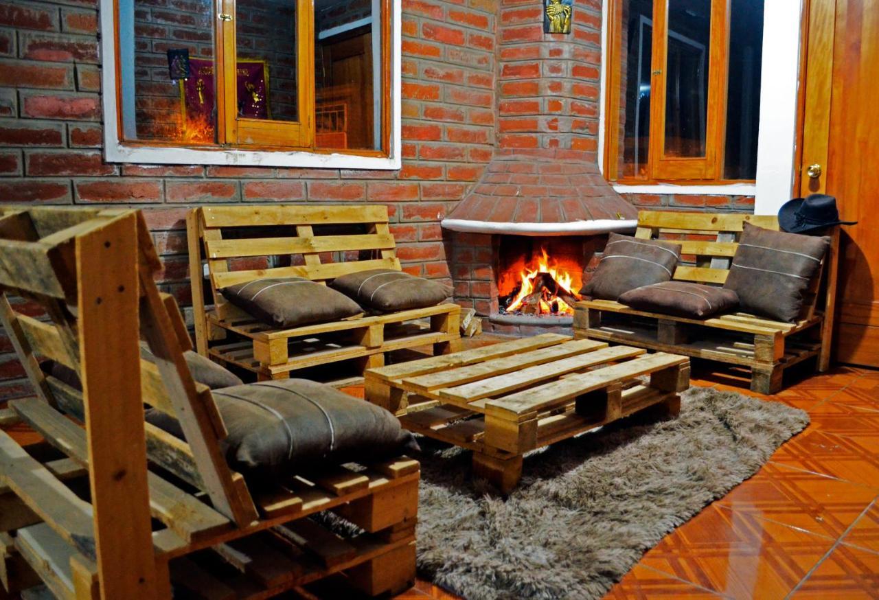 Lagoon Hotel Chugchilán Екстериор снимка