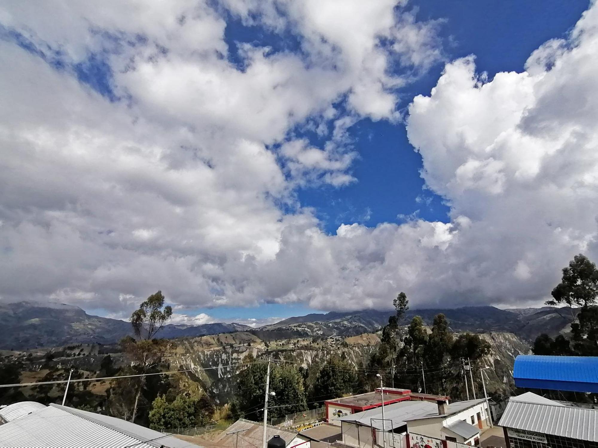 Lagoon Hotel Chugchilán Екстериор снимка