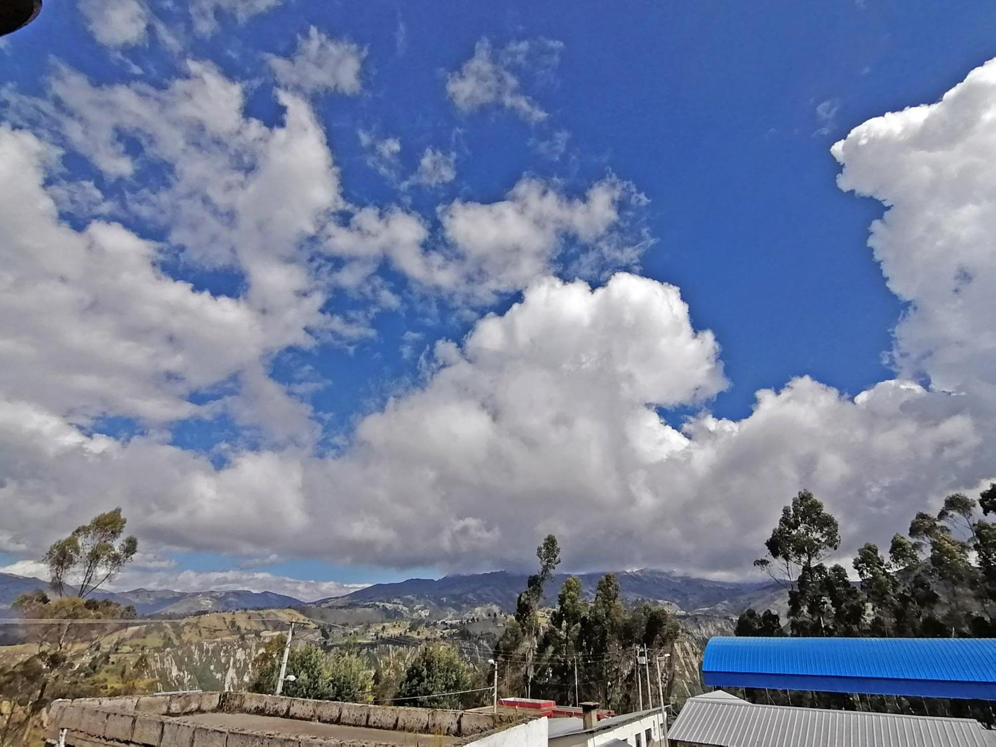 Lagoon Hotel Chugchilán Екстериор снимка