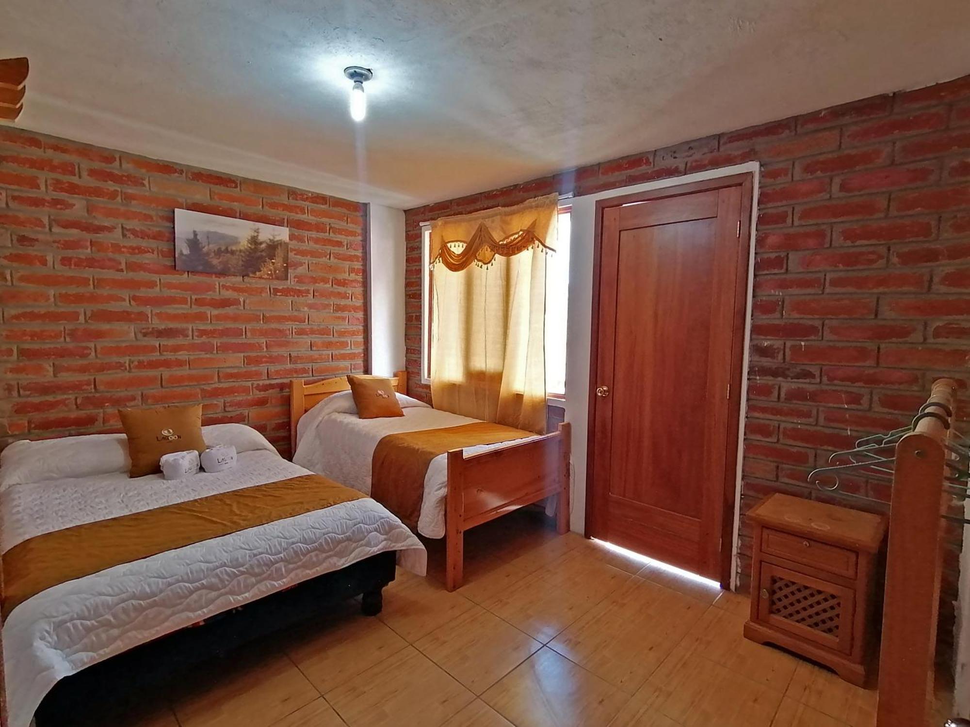 Lagoon Hotel Chugchilán Екстериор снимка