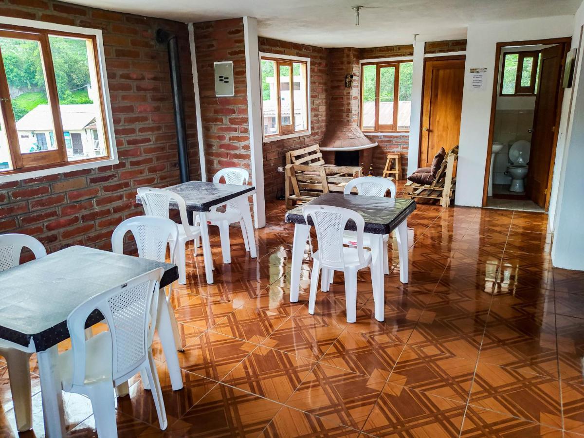 Lagoon Hotel Chugchilán Екстериор снимка