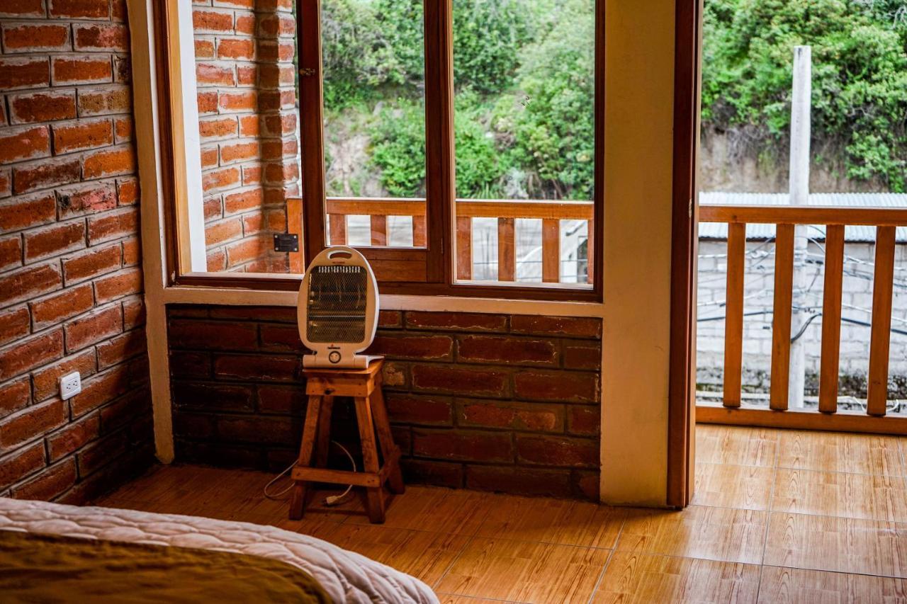 Lagoon Hotel Chugchilán Екстериор снимка